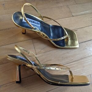 NWT Caverley | Kada sling-back heel in Metallic Gold